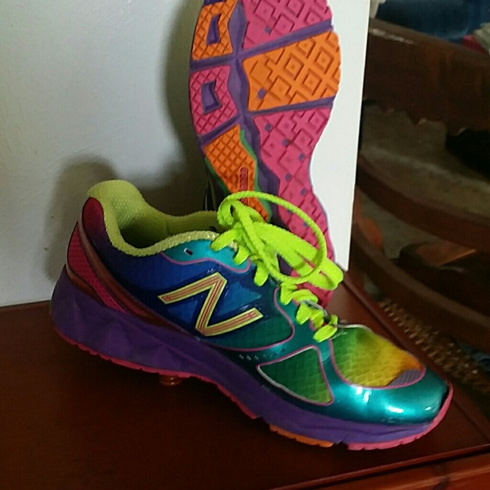 NEW BALANCE TENNIS SHOES 6/12